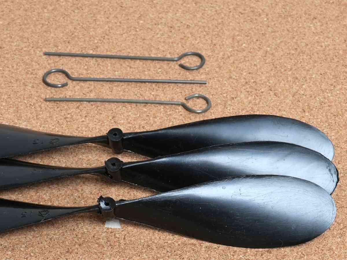 6 inch Plastic Propeller (Pack of 3 with Prop Hooks)